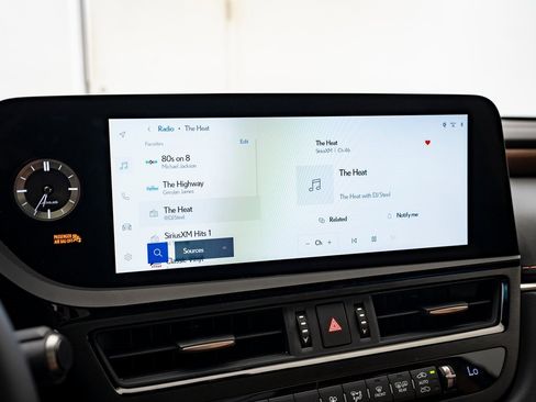 New 2025 Lexus ES 350 Ultra Luxury image 29