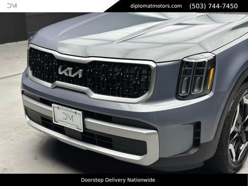 Used 2023 Kia Telluride EX w/ EX Captain's Chair Package image 13