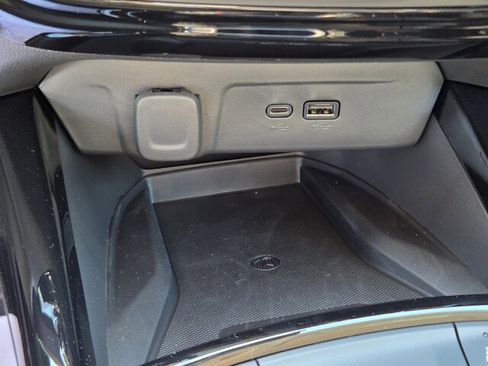 New 2026 Chevrolet Trax LT w/ Sunroof Package image 9