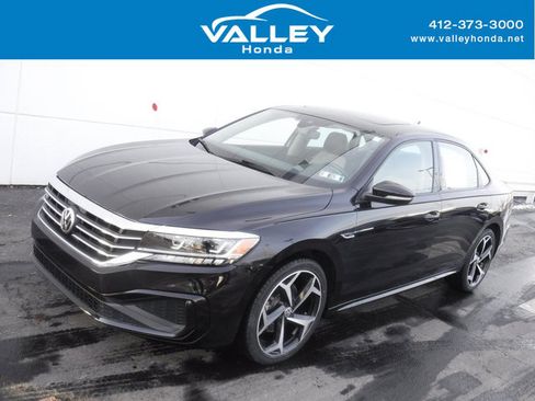 Used 2020 Volkswagen Passat 2.0T R-Line image 1