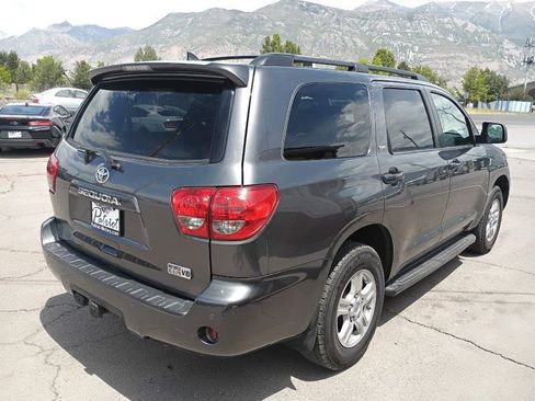 Used 2017 Toyota Sequoia SR5 w/ Premium Package AWD/4WD image 5