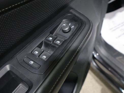 Used 2025 Volkswagen Atlas SE image 13