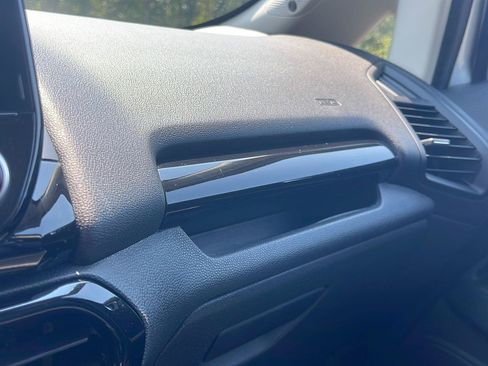 Used 2019 Ford EcoSport Titanium FWD image 28