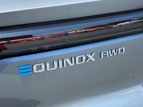 Used 2026 Chevrolet Equinox EV LT AWD/4WD image 11