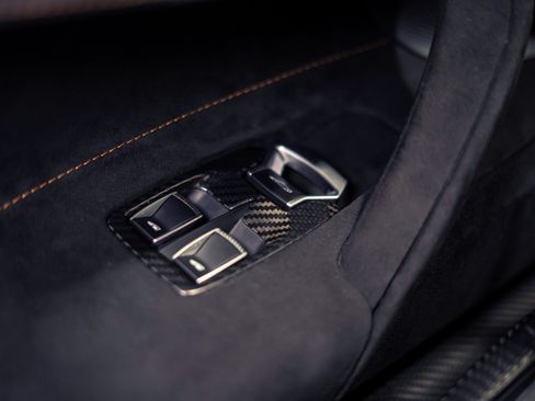 Used 2021 McLaren 765LT RWD image 12