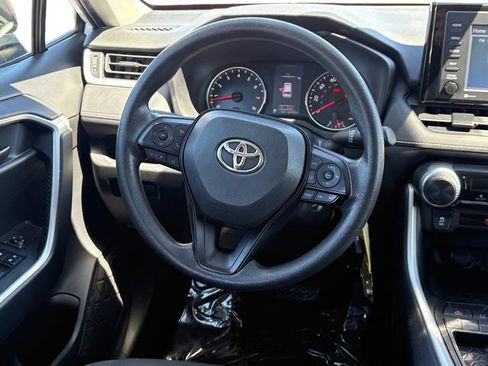 Used 2021 Toyota RAV4 LE w/ Carpet Mat Package (TMS) FWD image 15
