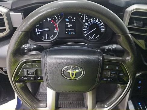 Used 2022 Toyota Tundra SR5 w/ SR5 Convenience Package image 5