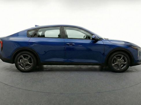 Used 2025 Kia K4 FWD image 11
