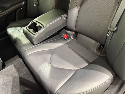 Certified 2020 Toyota Camry XLE w/ Carpet Mat Package FWD image 18
