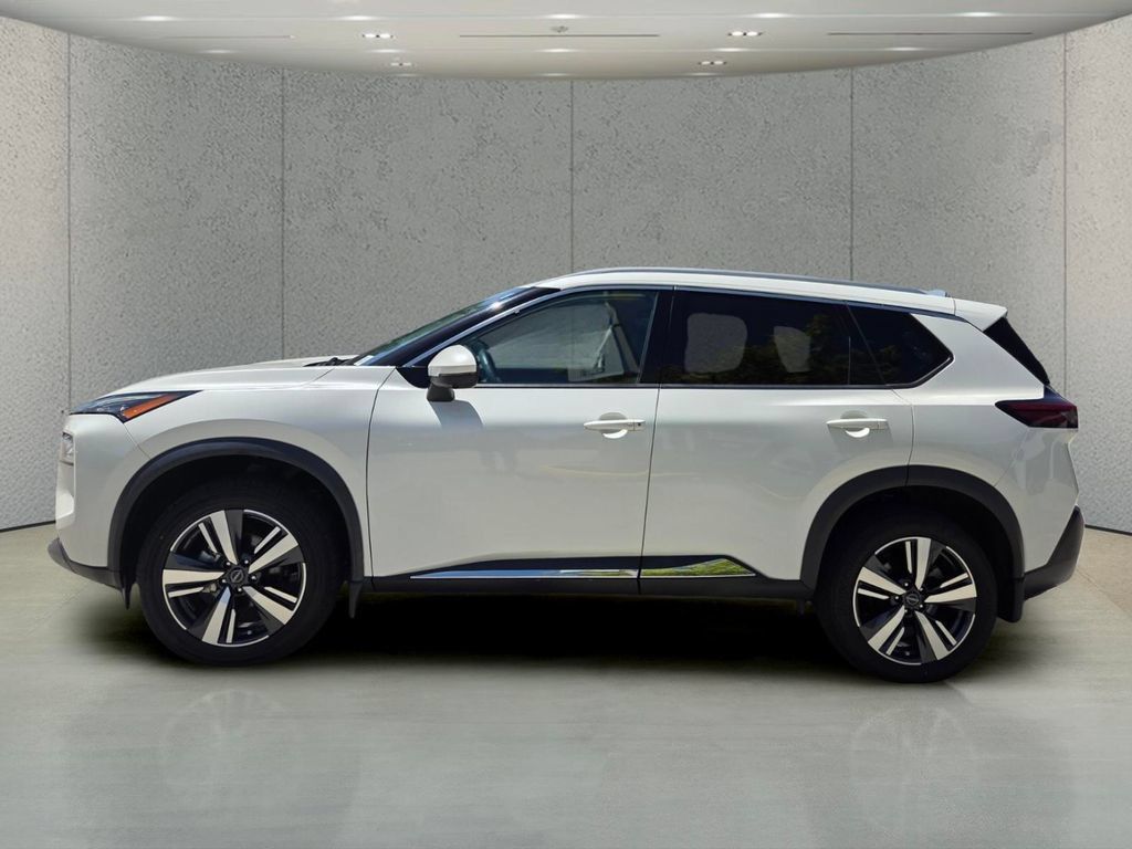 Used 2023 Nissan Rogue SL AWD/4WD image 2
