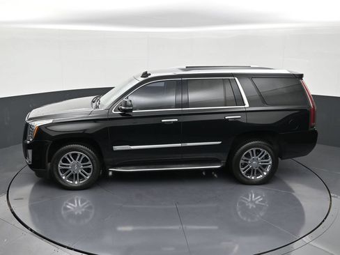 Used 2019 Cadillac Escalade 2WD image 12