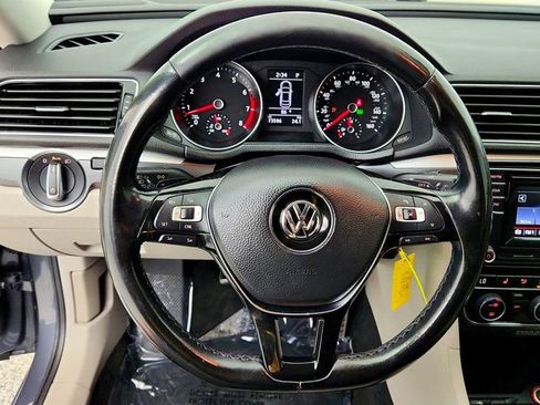 Used 2016 Volkswagen Passat 1.8T R-Line FWD image 13