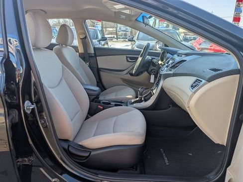 Used 2016 Hyundai Elantra SE image 12
