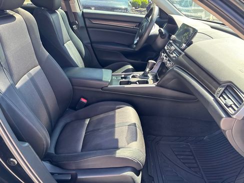 Used 2018 Honda Accord EX image 49