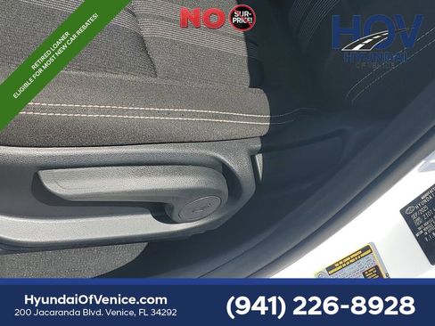 Certified 2026 Hyundai Venue SEL FWD image 20