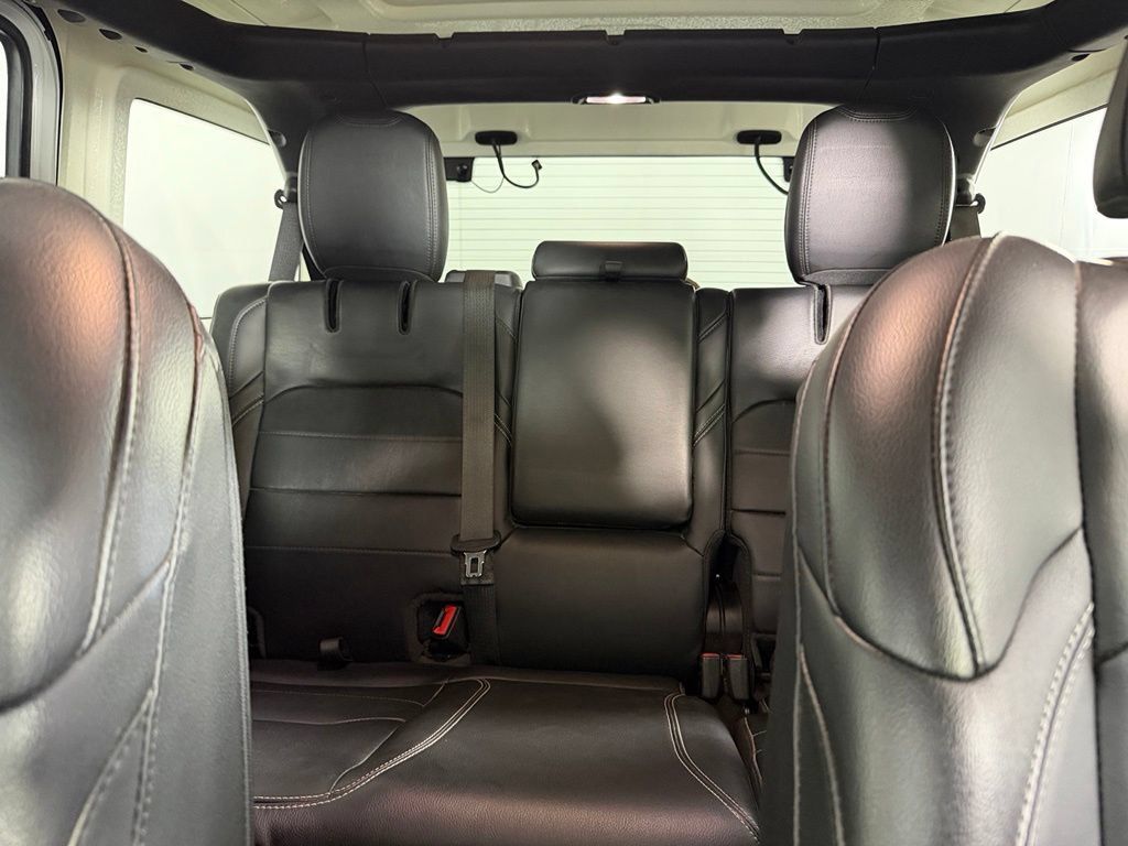 Used 2023 Jeep Wrangler Unlimited Sahara AWD/4WD image 19