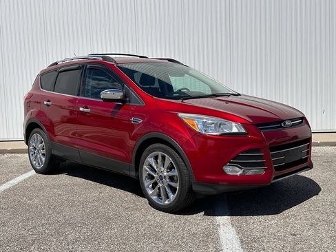 Used 2015 Ford Escape SE w/ SE Chrome Package FWD image 9