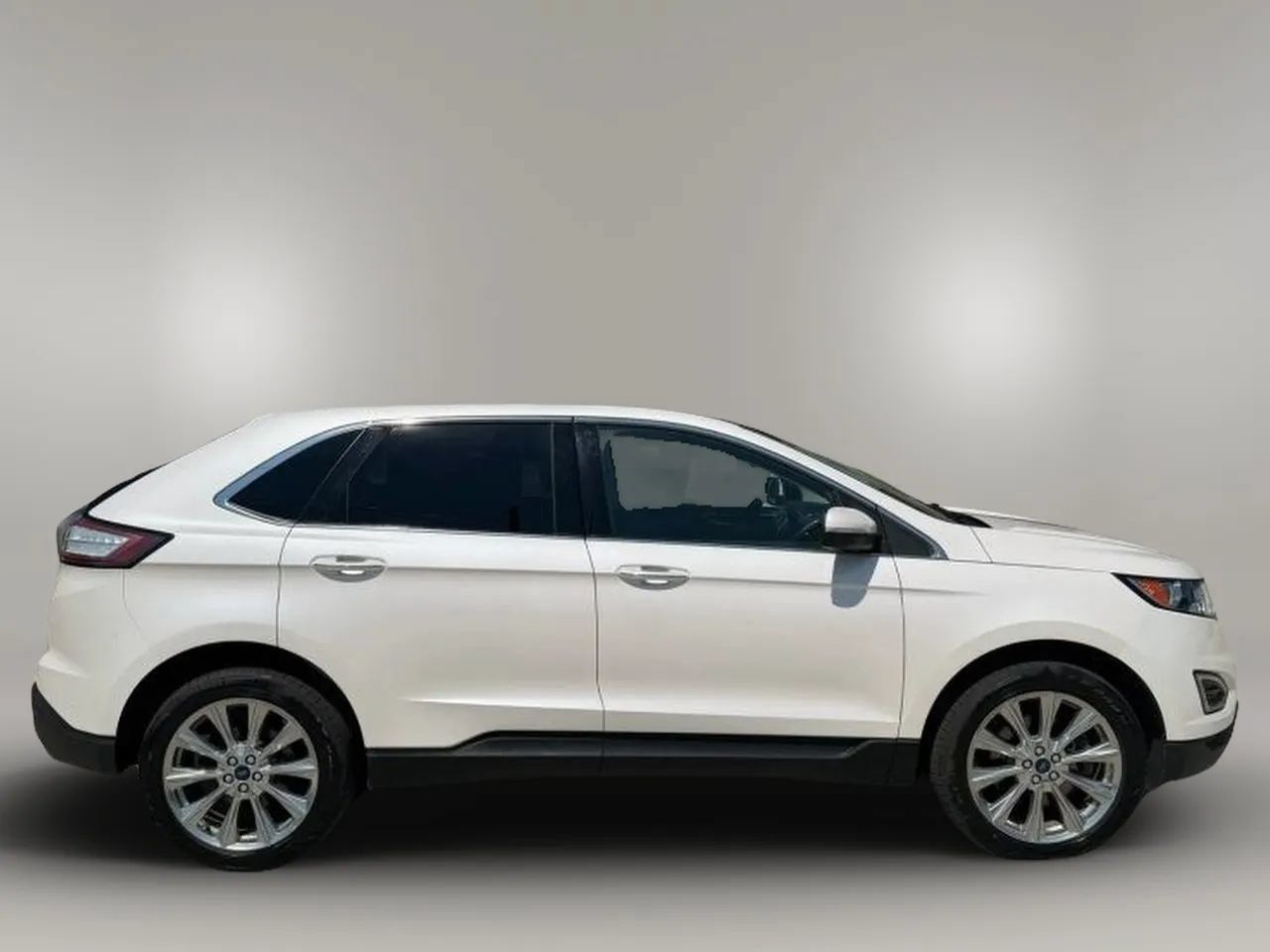 Used 2017 Ford Edge Titanium w/ Equipment Group 301A AWD/4WD image 8