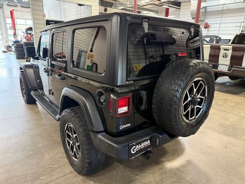 Used 2022 Jeep Wrangler Unlimited Sport w/ Cold Weather Group AWD/4WD image 33