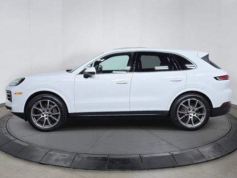 Certified 2024 Porsche Cayenne AWD/4WD image 2