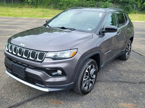 Used 2024 Jeep Compass Limited AWD/4WD image 5