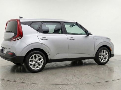 Used 2025 Kia Soul LX w/ LX Technology Package FWD image 9