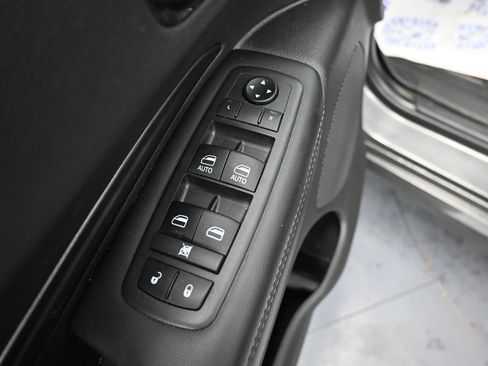 Used 2021 Dodge Durango SXT AWD/4WD image 39