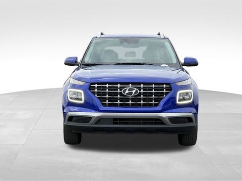 Used 2023 Hyundai Venue Limited image 8