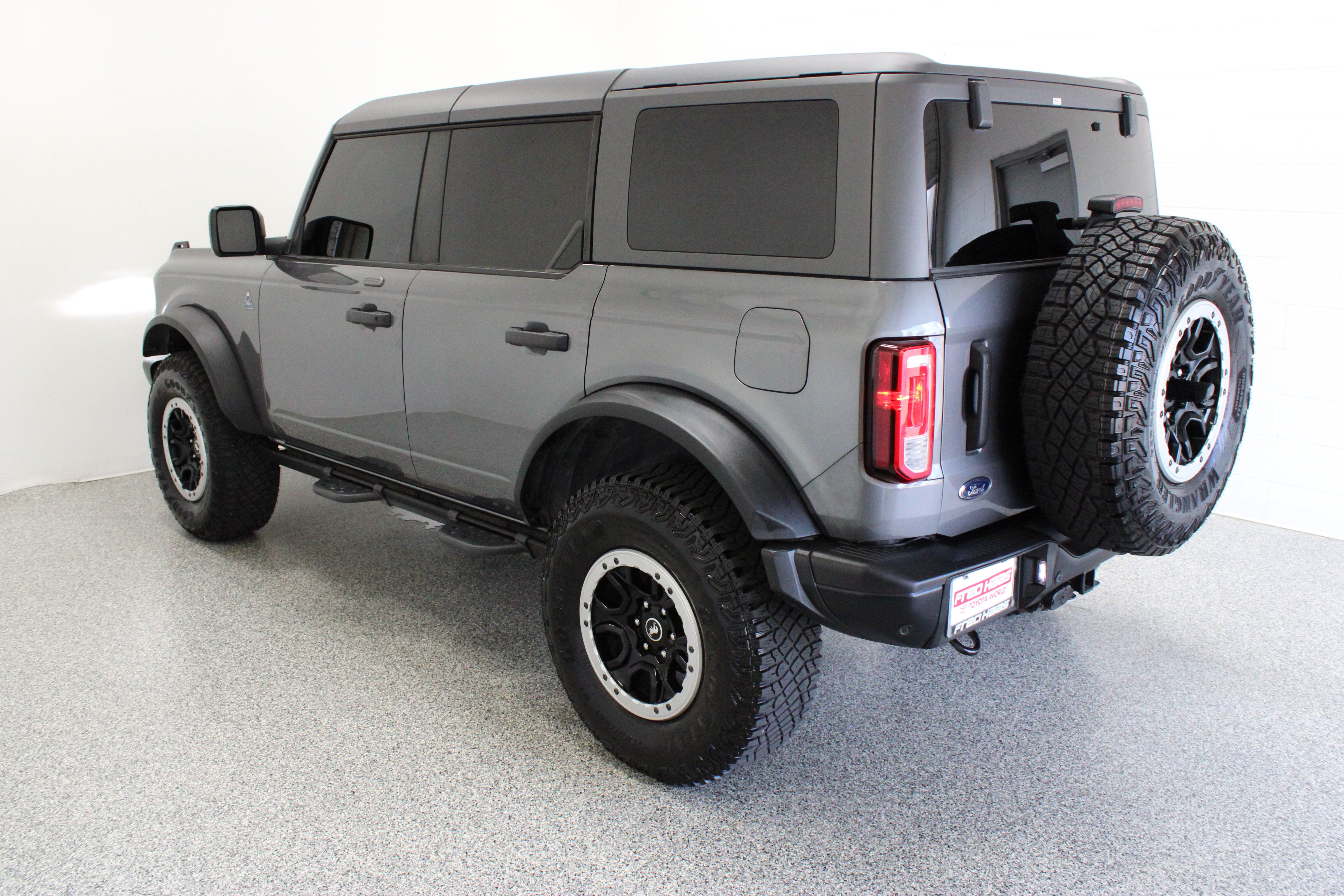 Used 2023 Ford Bronco Black Diamond w/ Sasquatch Package AWD/4WD image 9