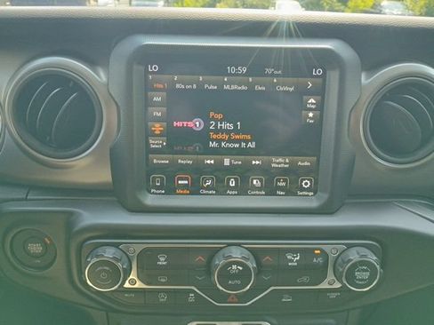Used 2022 Jeep Wrangler Unlimited Sport AWD/4WD image 32