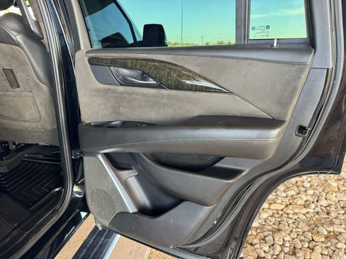Used 2019 Cadillac Escalade Platinum image 27