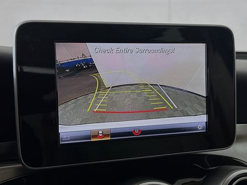 Used 2018 Mercedes-Benz GLC 300 4MATIC image 13