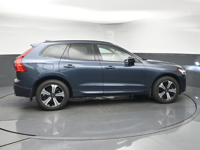 Used 2024 Volvo XC60 T8 Plus w/ Protection Package Premier AWD/4WD image 9