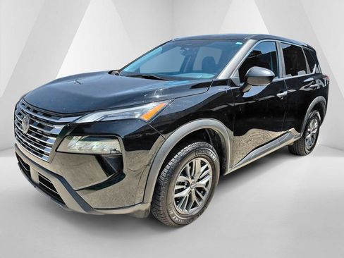 Used 2024 Nissan Rogue S FWD image 3