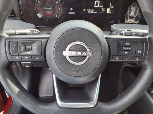 Used 2025 Nissan Kicks SV w/ Charging Package FWD image 10