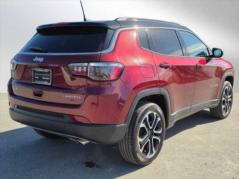 Used 2022 Jeep Compass Limited w/ Sun and Sound Group AWD/4WD image 3