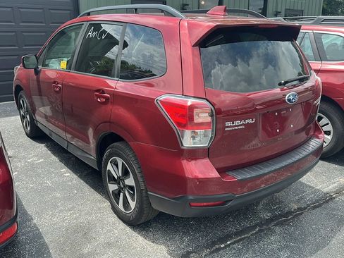 Used 2017 Subaru Forester 2.5i Premium AWD/4WD image 4