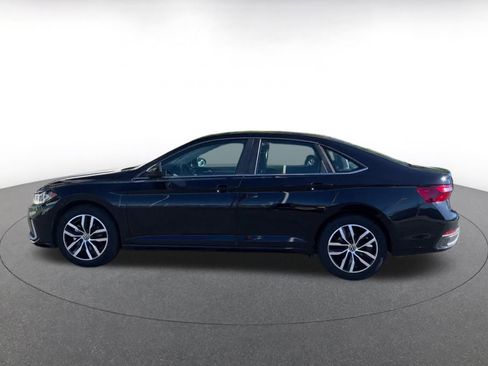 Used 2025 Volkswagen Jetta SE image 9