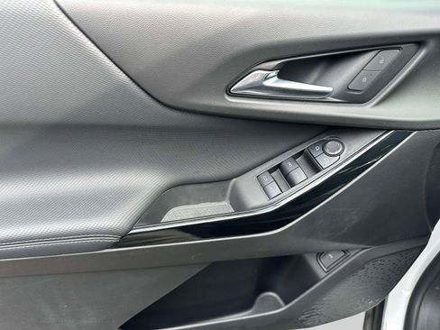 Certified 2025 Chevrolet Equinox LT w/ Convenience Package II image 17