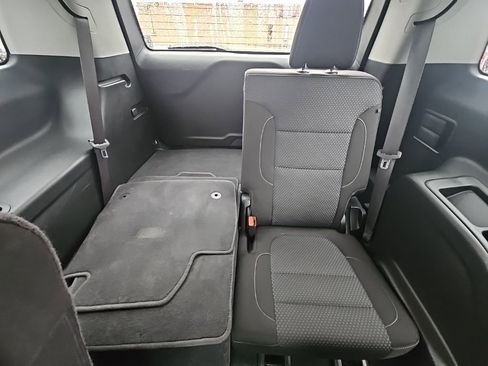 Certified 2023 GMC Acadia SLE image 14