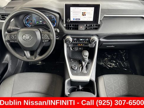 Used 2025 Toyota RAV4 XLE AWD/4WD image 16