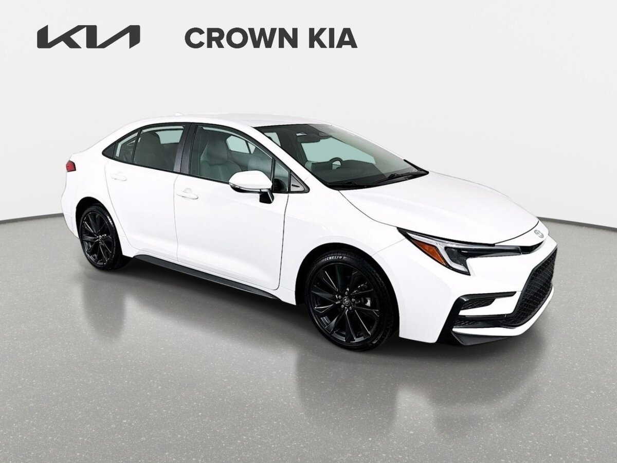 Used 2024 Toyota Corolla SE FWD image 3