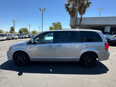 Used 2019 Dodge Grand Caravan GT FWD image 3