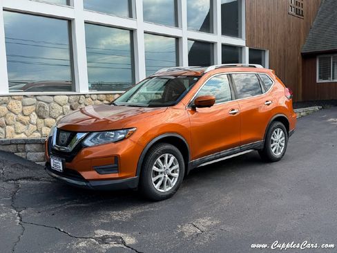 Used 2017 Nissan Rogue SV w/ Sun & Sound Touring Package AWD/4WD image 1