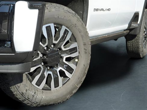 New 2026 GMC Sierra 2500 Denali Ultimate w/ Max Trailering Package image 3