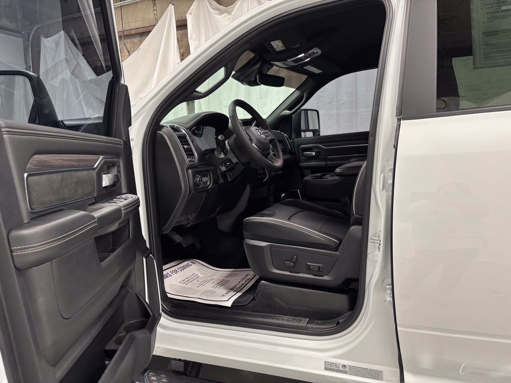 Used 2026 RAM 2500 Laramie AWD/4WD image 10