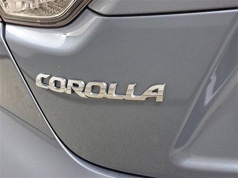 Used 2020 Toyota Corolla LE image 9