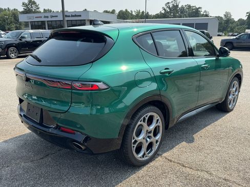 Used 2025 Alfa Romeo Tonale w/ Premium Package AWD/4WD image 5