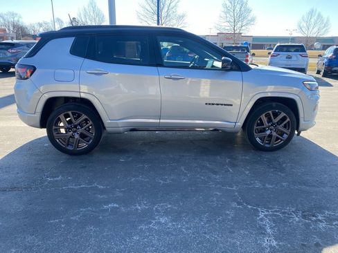 Used 2025 Jeep Compass Limited w/ High Altitude Package image 2