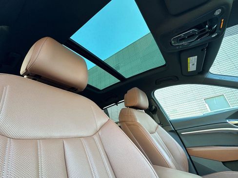 Used 2024 Audi Q8 e-tron Prestige image 17